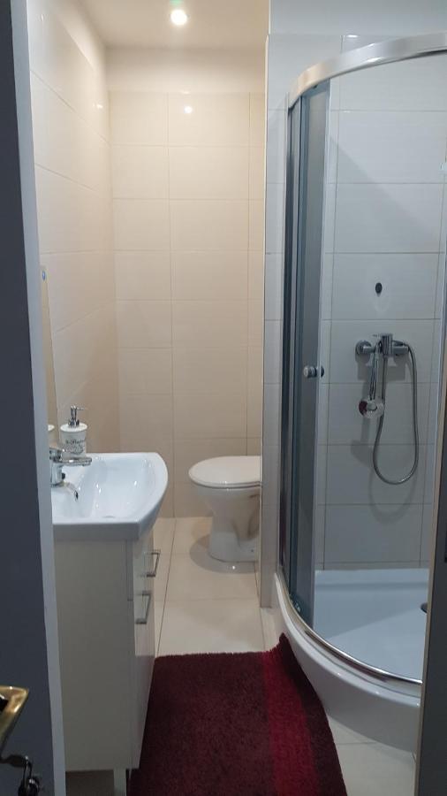 Szoba Konyha Lakas Komárno Exterior foto
